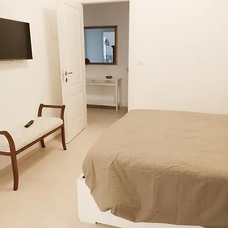 Interno 3 - Vicino Al Mare E Pista Ciclabile, Centro Zona Foce Apartamento *
