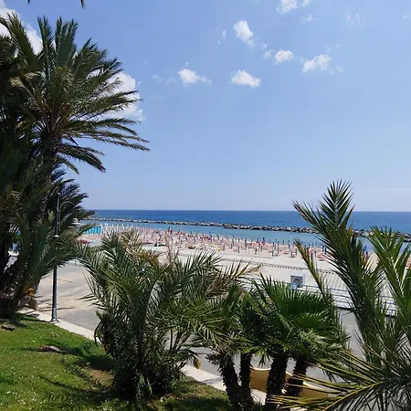 Interno 3 - Vicino Al Mare E Pista Ciclabile, Centro Zona Foce Apartamento *